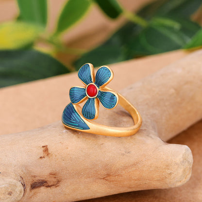 Classic Silver Ring with Timeless Appeal