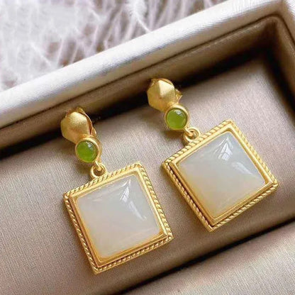 Romantic Gold Earring for Special Moments