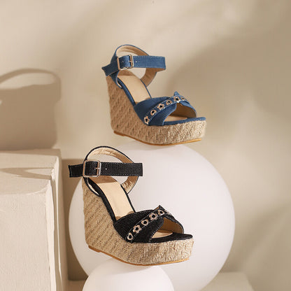 Graceful Orthopedic Sandals for Modern Look