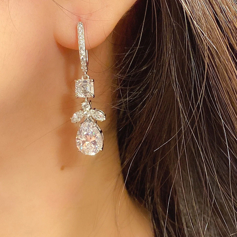 Charming Earring for Any Occasion