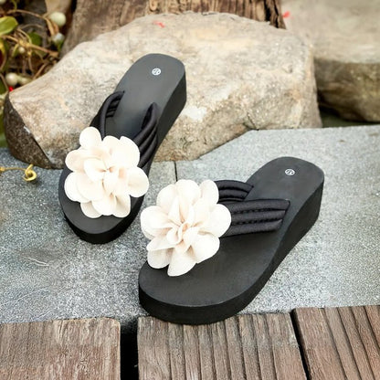 Chic Orthopedic Sandals with Unique Design
