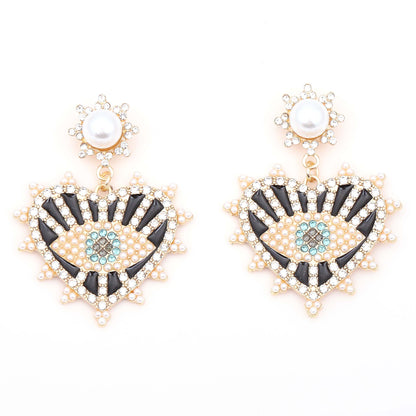 Stunning Pearl Piece for Daily Wear