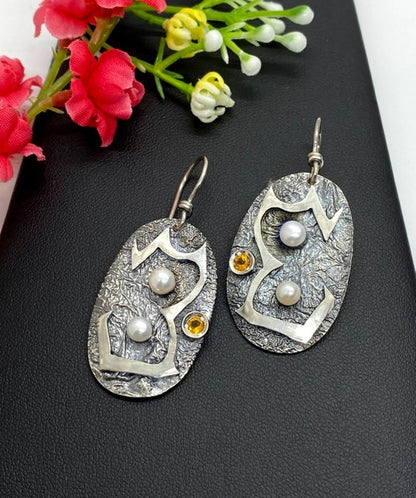 Classic Pearl Earring with Timeless Appeal
