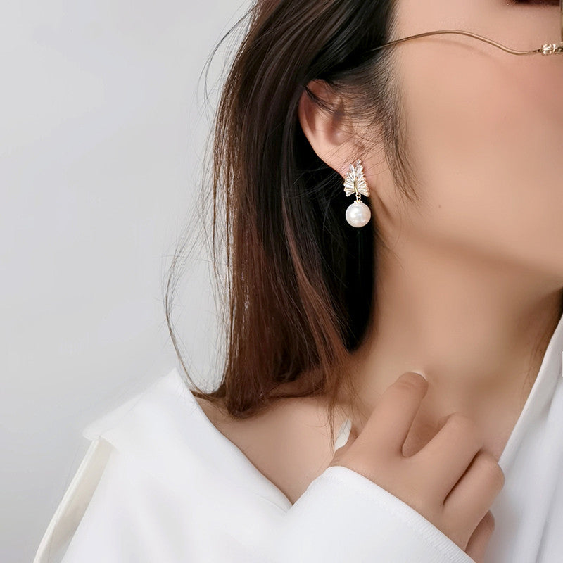 Classic Pearl Earring with Timeless Appeal