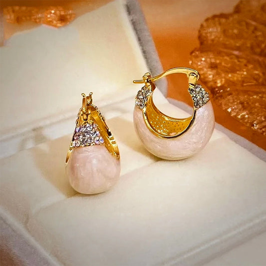 Charming Earring for Any Occasion