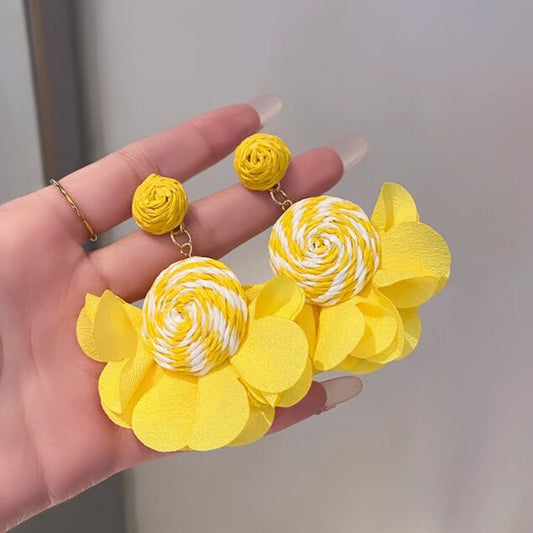 Charming Earring for Any Occasion