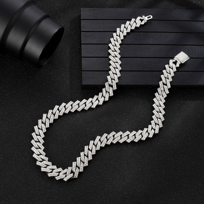 Beautiful Gold Necklace with Unique Style
