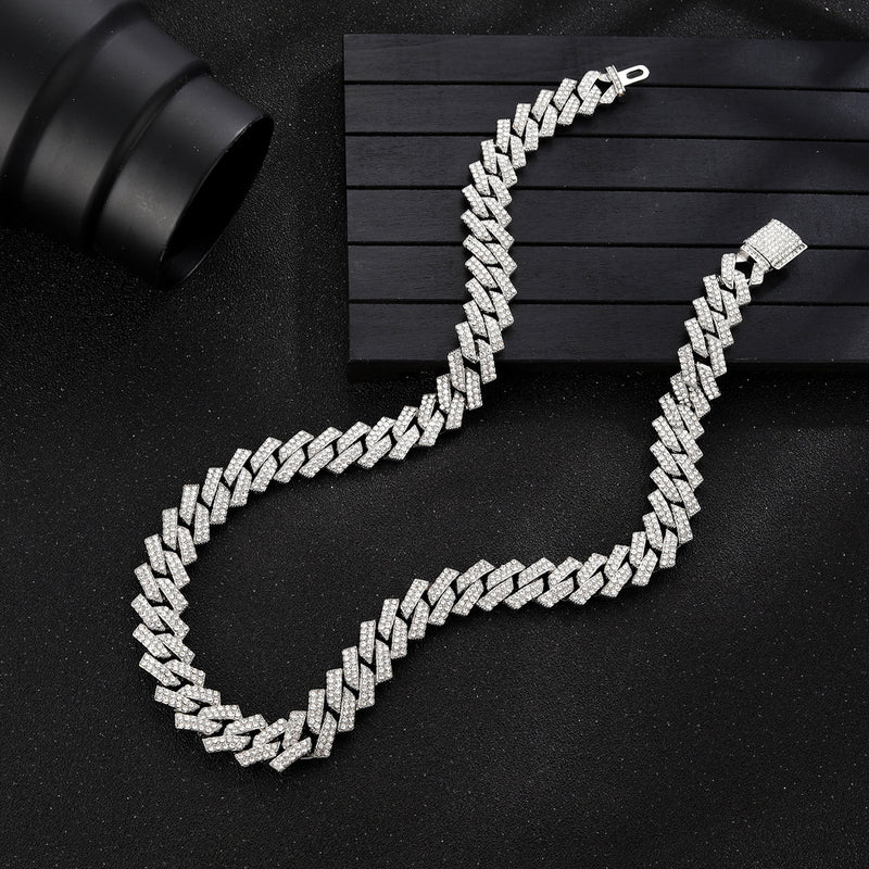 Beautiful Gold Necklace with Unique Style