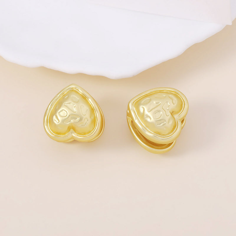 Charming Piece for Any Occasion