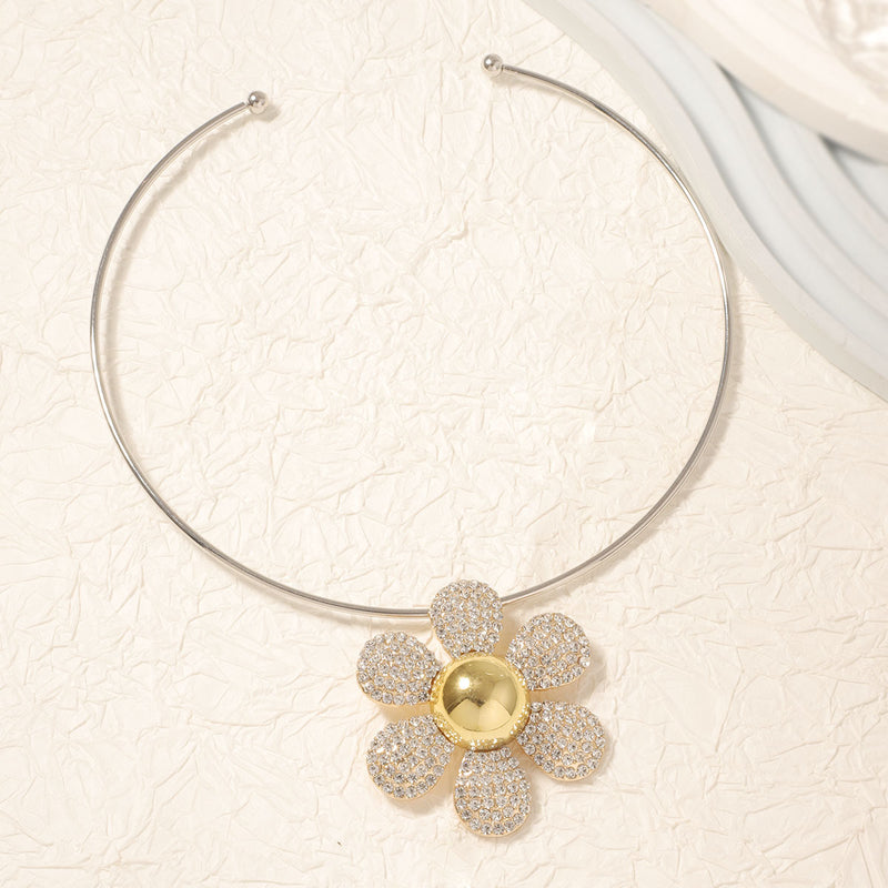 Classic Pendant with Timeless Appeal