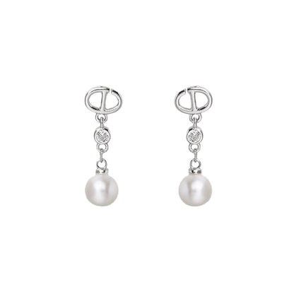 Romantic Pearl Earring for Special Moments