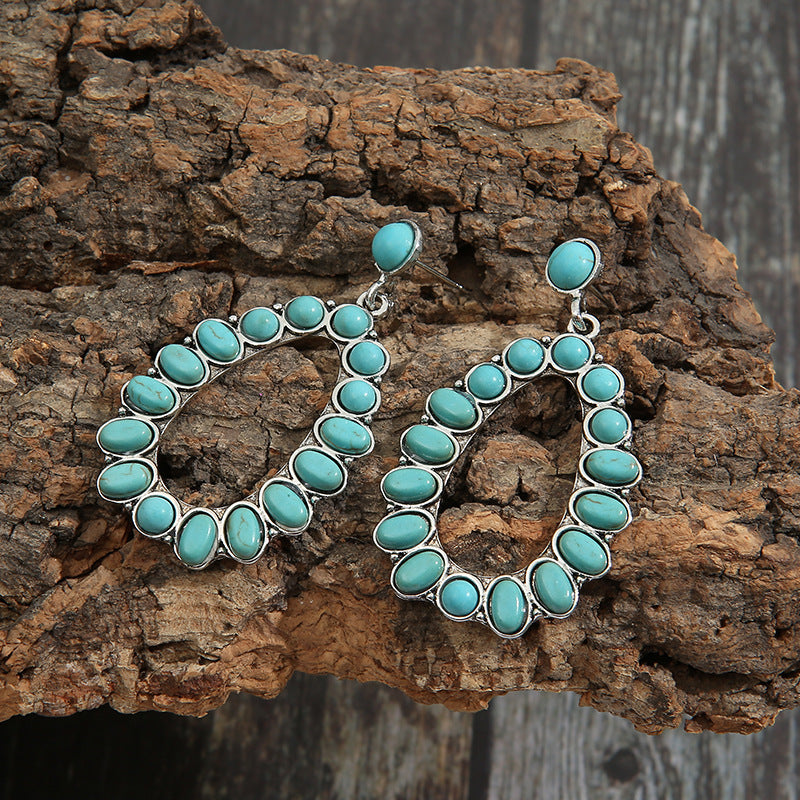 Charming Earring for Any Occasion