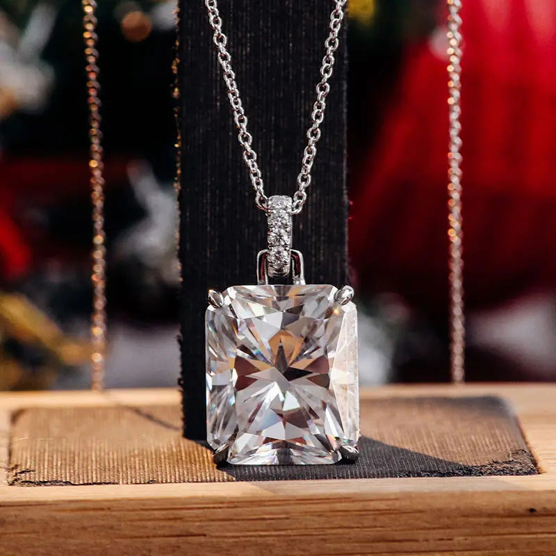 Stunning Necklace for Daily Wear