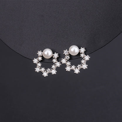Charming Pearl Earring for Any Occasion