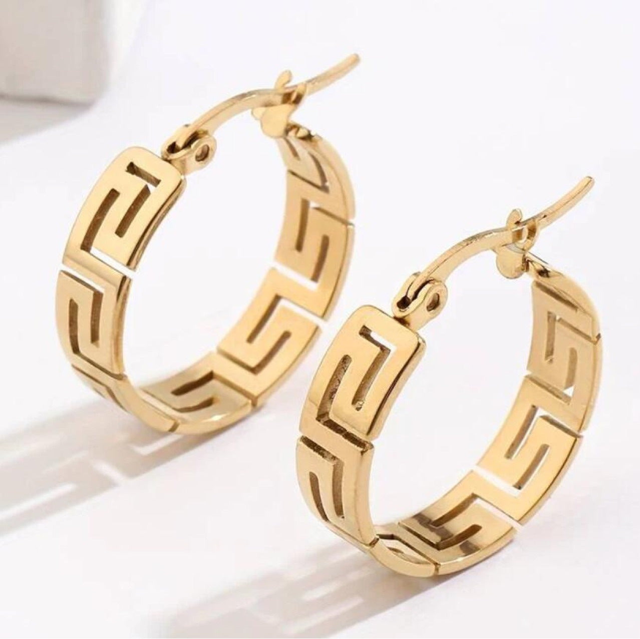 Stunning Gold Earring for Daily Wear