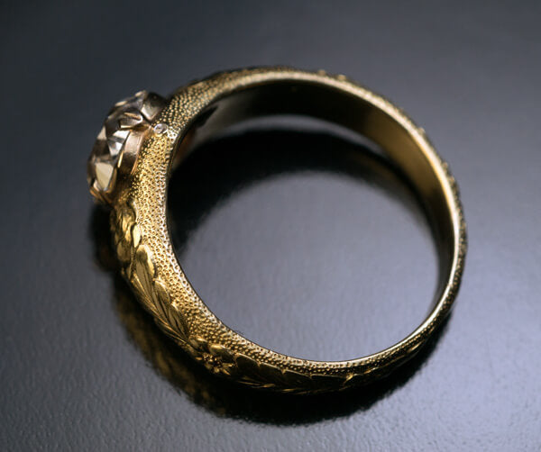 Beautiful Gold Bracelet with Unique Style