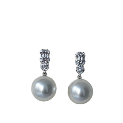 Beautiful Silver Earring with Unique Style