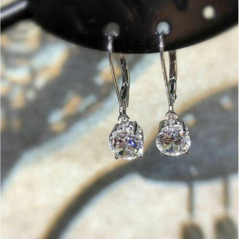 Elegant Gold Earring for Every Occasion