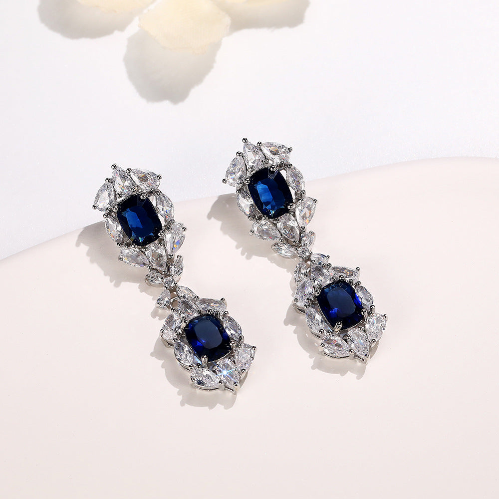 Charming Earring for Any Occasion
