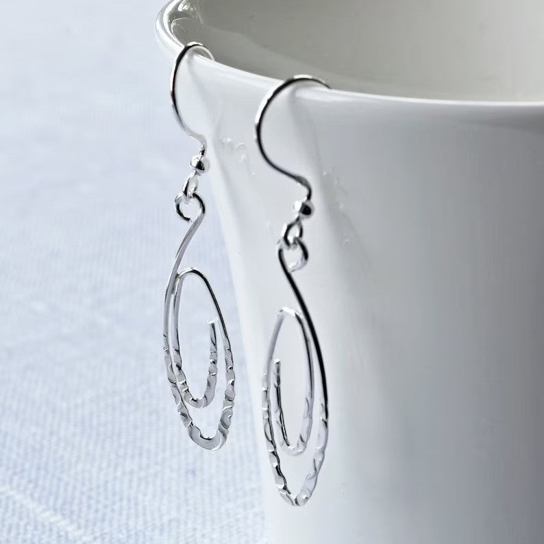 Charming Earring for Any Occasion