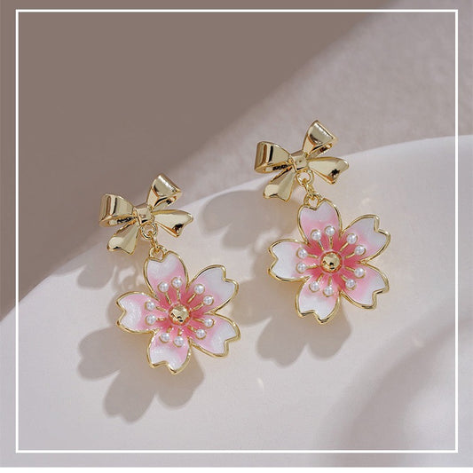 Charming Gold Earring for Any Occasion