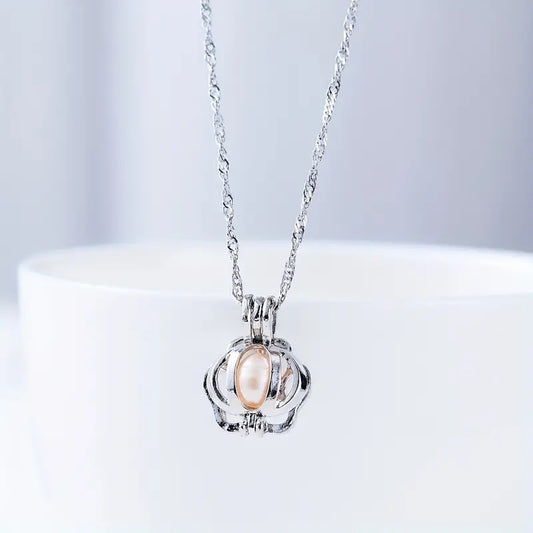Romantic Pearl Necklace for Special Moments