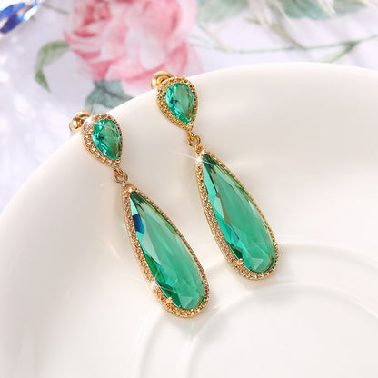 Charming Earring for Any Occasion