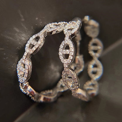 Charming Earring for Any Occasion