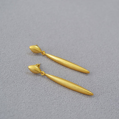 Beautiful Gold Earring with Unique Style