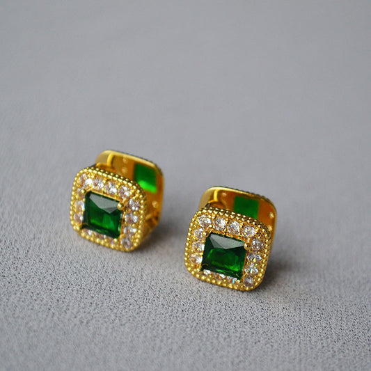 Romantic Gold Earring for Special Moments