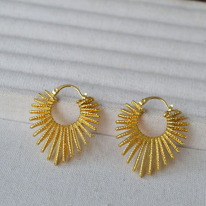 Charming Gold Earring for Any Occasion