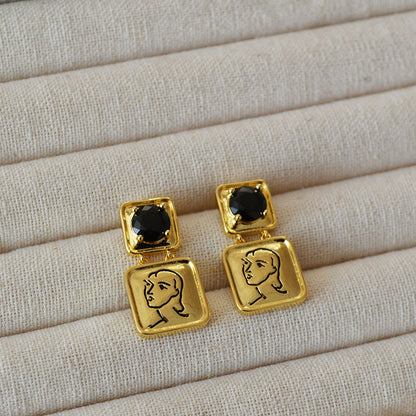 Charming Silver Earring for Any Occasion