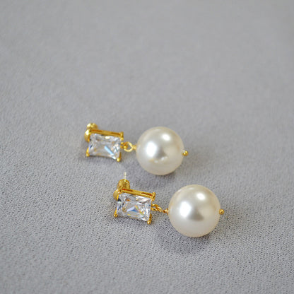 Elegant Silver Earring for Every Occasion