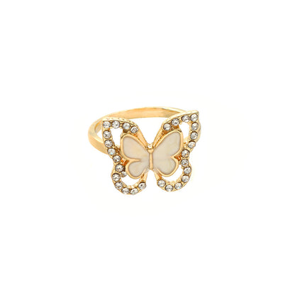 Classic Gold Ring with Timeless Appeal