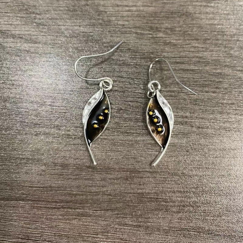 Romantic Gold Earring for Special Moments
