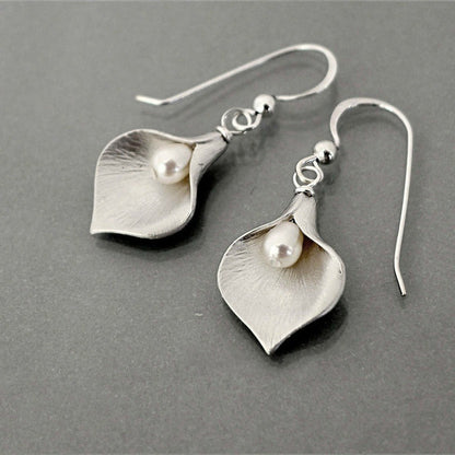 Classic Pearl Earring with Timeless Appeal