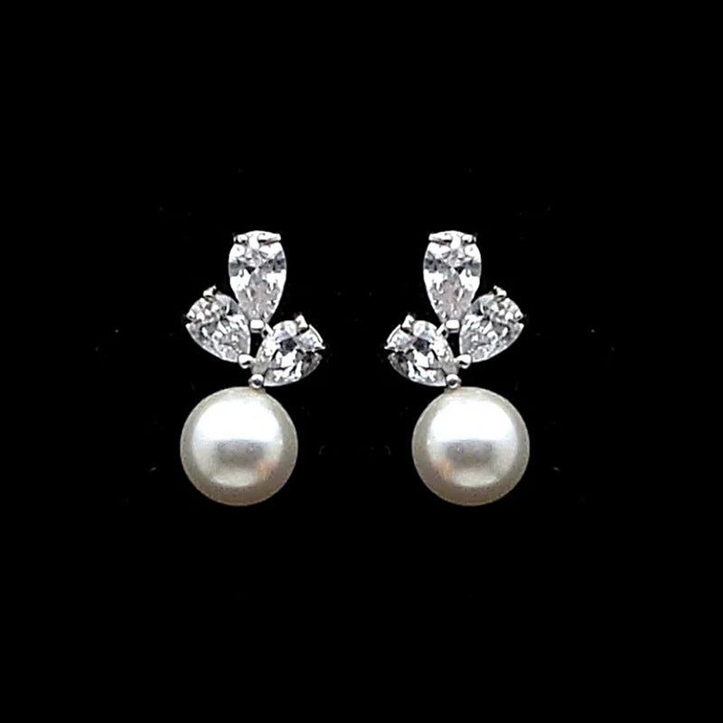 Stunning Pearl Earring for Daily Wear