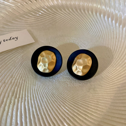 Stunning Gold Earring for Daily Wear