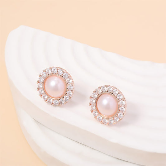 Classic Pearl Earring with Timeless Appeal