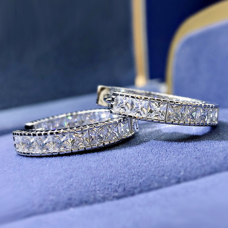Charming Earring for Any Occasion