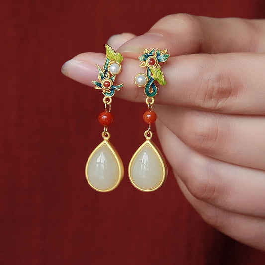Charming Gold Earring for Any Occasion