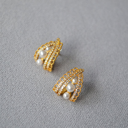 Romantic Silver Earring for Special Moments