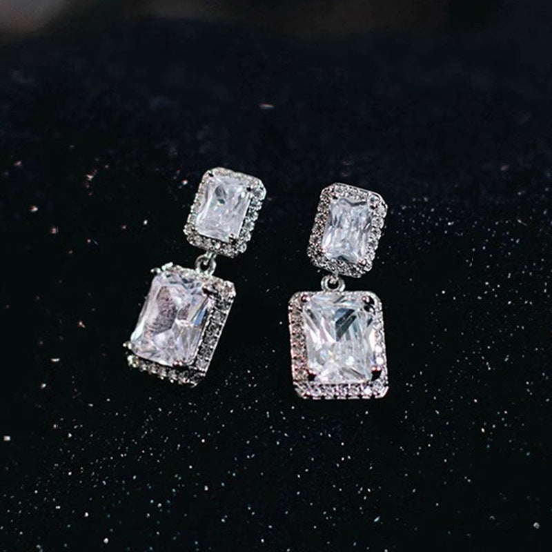 Stunning Earring for Daily Wear