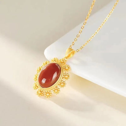 Classic Gold Pendant with Timeless Appeal