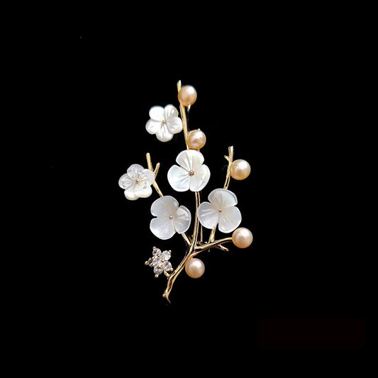 Charming Pearl Piece for Any Occasion