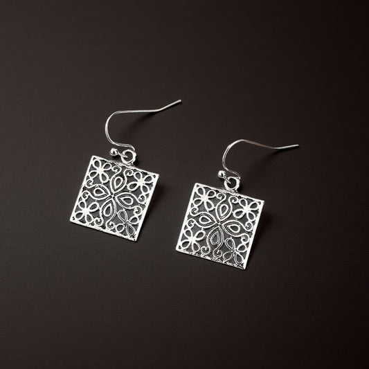Charming Earring for Any Occasion