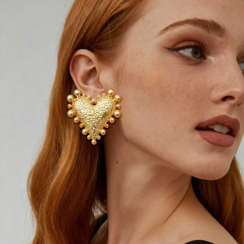 Charming Piece for Any Occasion