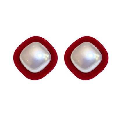 Beautiful Pearl Earring with Unique Style