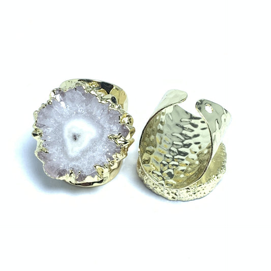 Classic Gold Ring with Timeless Appeal