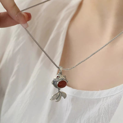 Romantic Silver Necklace for Special Moments